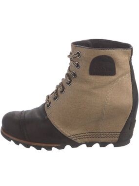 Sorel Wedge Boots size 6